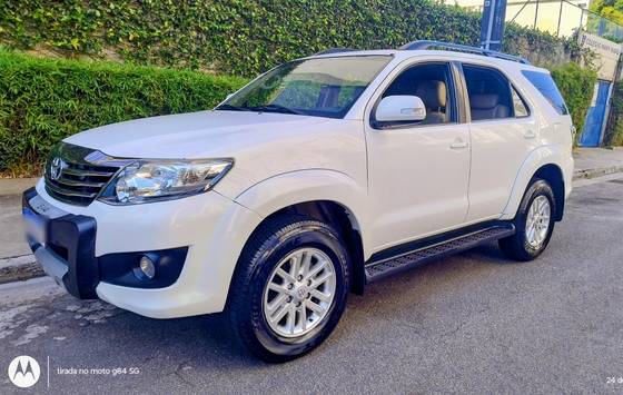 TOYOTA HILUX SW4 2.7 SR 4X2 16V FLEX 4P AUTOMÁTICO TOYOTA HILUX SW4 2.7 SR 4X2 16V FLEX 4P AUTOMÁTICO